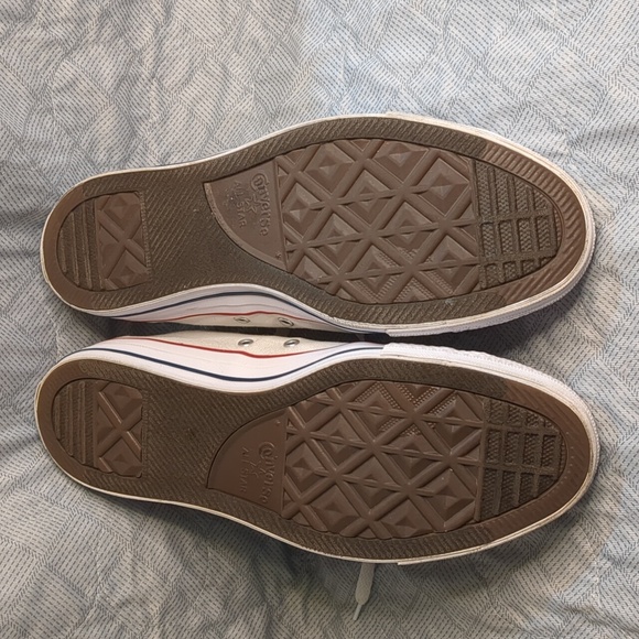 Converse Chuck Taylor All Star Low Top Sneakers. - Picture 7 of 16